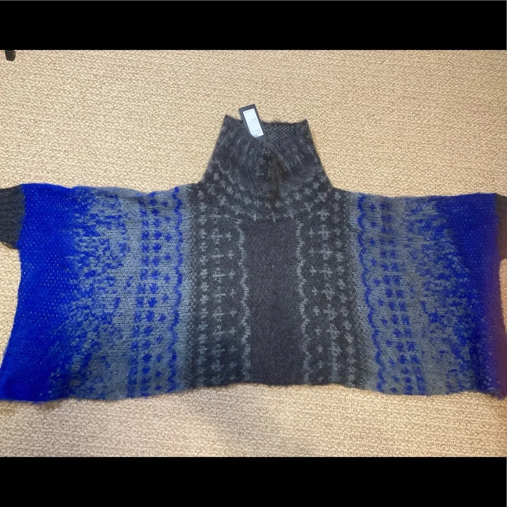 VERTIGO crop poncho sweater m/l - Picture 3 of 4